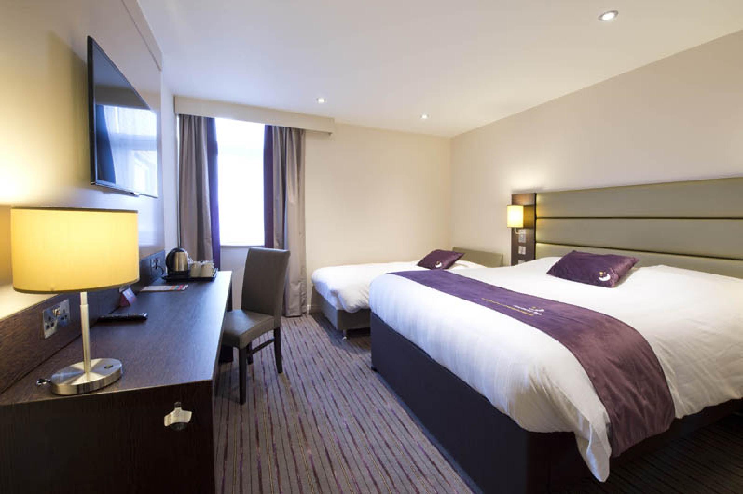Premier Inn Glasgow Braehead Buitenkant foto
