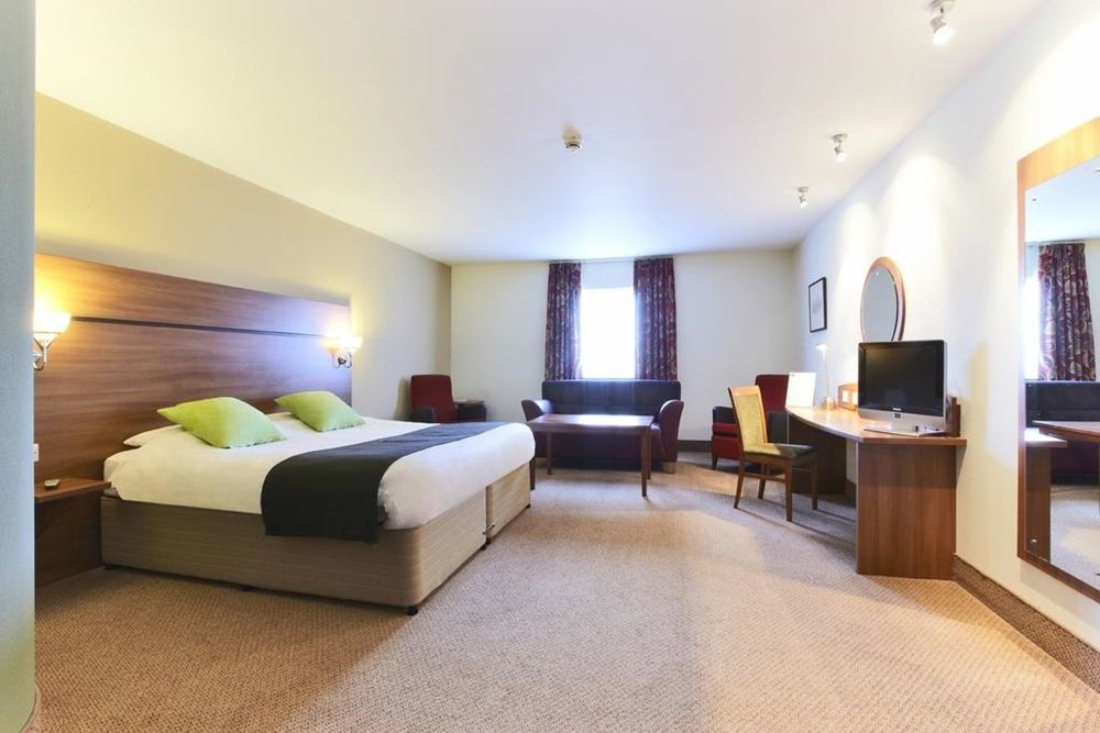 Premier Inn Glasgow Braehead Buitenkant foto