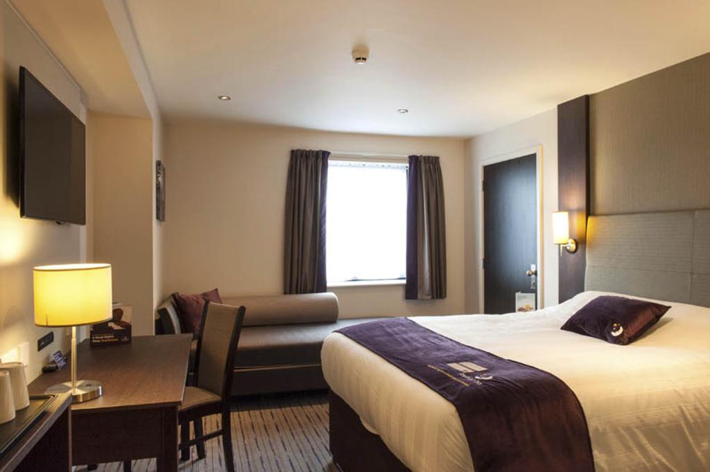 Premier Inn Glasgow Braehead Buitenkant foto