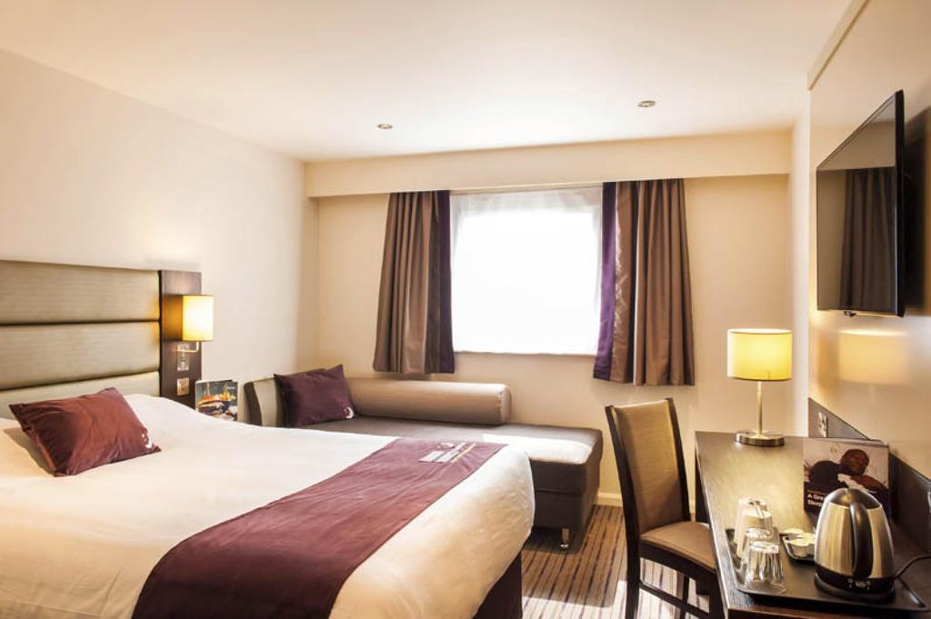 Premier Inn Glasgow Braehead Buitenkant foto