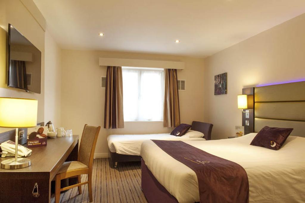 Premier Inn Glasgow Braehead Buitenkant foto