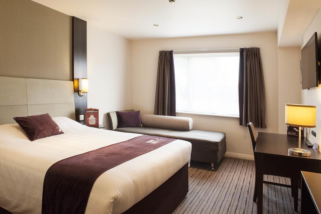 Premier Inn Glasgow Braehead Buitenkant foto