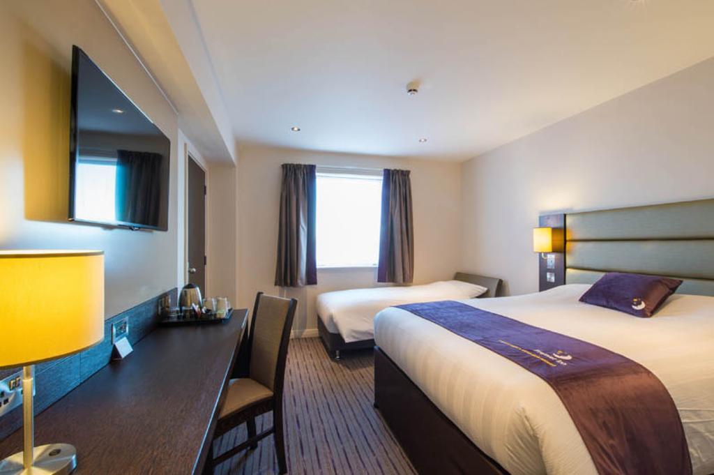Premier Inn Glasgow Braehead Buitenkant foto