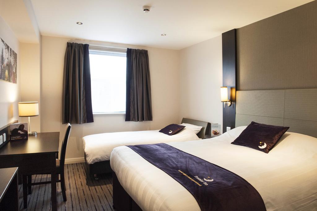 Premier Inn Glasgow Braehead Buitenkant foto