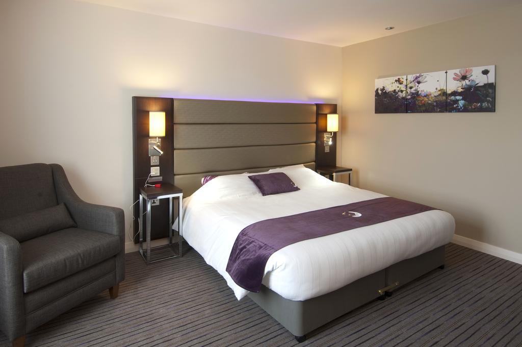 Premier Inn Glasgow Braehead Buitenkant foto