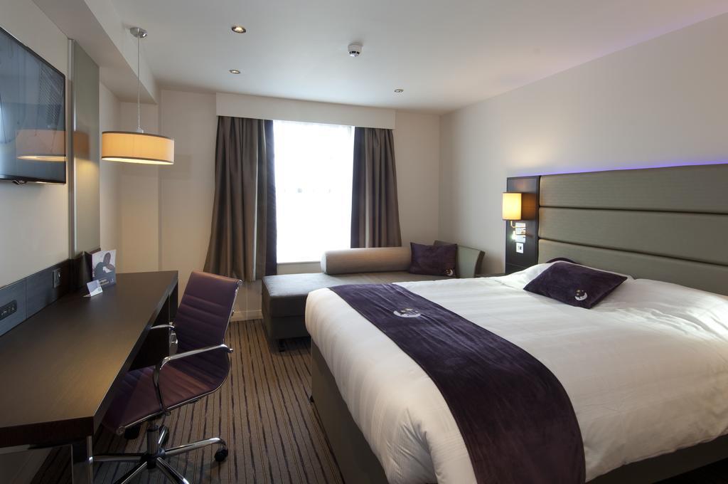 Premier Inn Glasgow Braehead Buitenkant foto