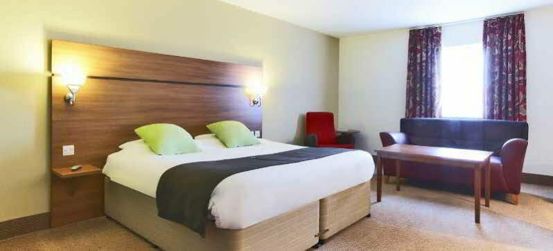 Premier Inn Glasgow Braehead Buitenkant foto